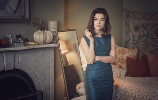 Sophie Cookson (Christine Keeler) in The Trial of Christine Keeler (BBC One) Photographer: Ben Blackall / © Ecosse Films 2019